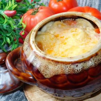 Пельмени в духовке с овощами