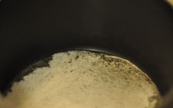 1. Этап. Пивной суп с сыром: 1. Масло растопите в большой кастрюле на среднем огне.