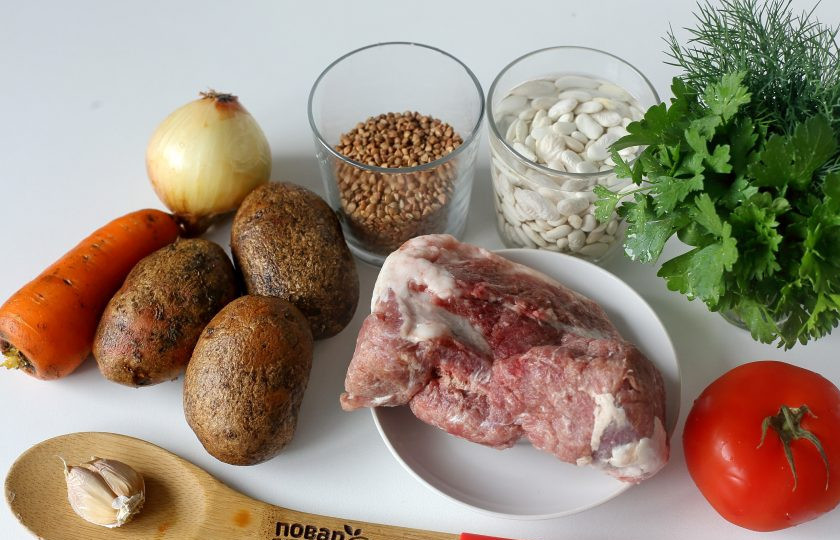 1. Этап. Суп с гречкой и фасолью: Подготовьте все ингредиенты.