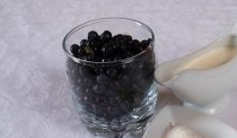 1. Этап. Холодный суп из черники: Для приготовления супа следует подготовить все необходимые ингредиенты: чернику, сахар, корицу и жирные сливки (33%)