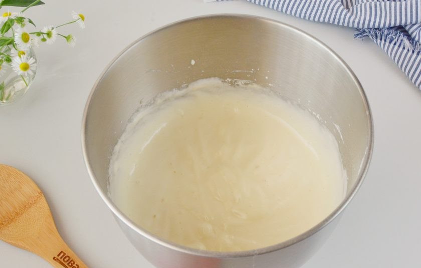 1. Этап. Желейный торт: Тесто готово. Прогрейте духовку до 200 градусов.