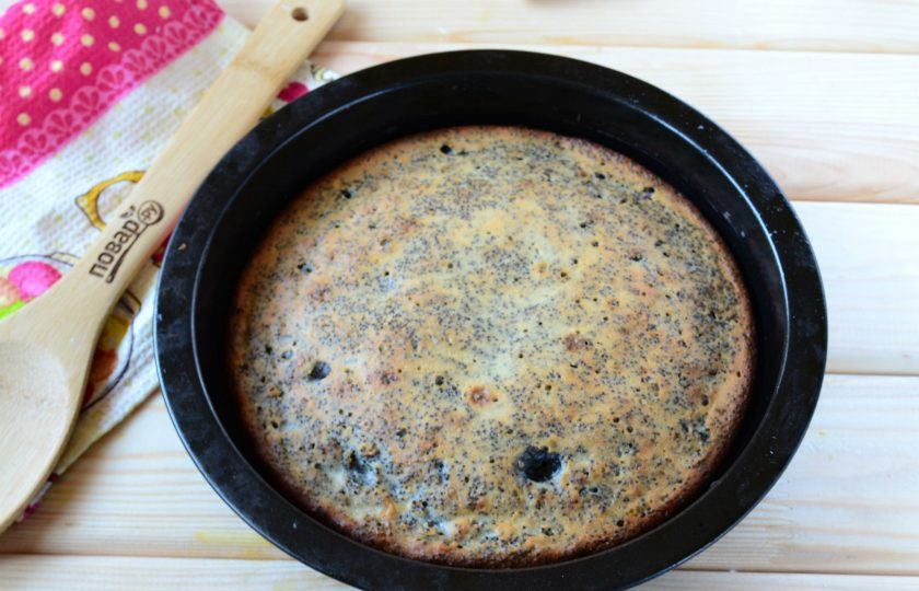 1. Этап. Торт Министерский: Аналогично испеките второй корж с маком.