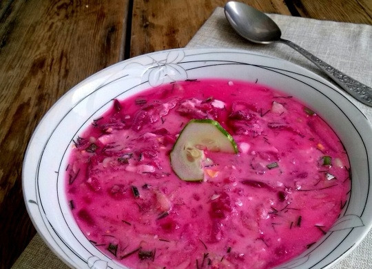 1. Этап. Литовский холодный борщ: Хорошо все перемешайте. Налейте домашний кефир и холодную кипяченую воду. Еще раз перемешайте и дайте настояться около получаса. Подавайте к столу с отварной картошечкой. Приятного аппетита!