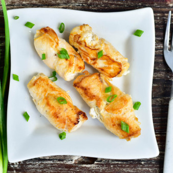 Куриные рулетики с творожным сыром