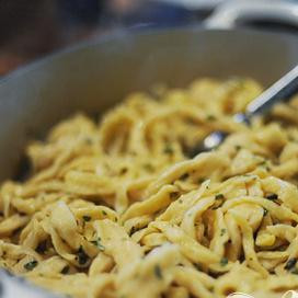 1. Этап. Говядина в болонском соусе: Я не буду рассказывать как отварить лапшу, думаю все и так это умеют.