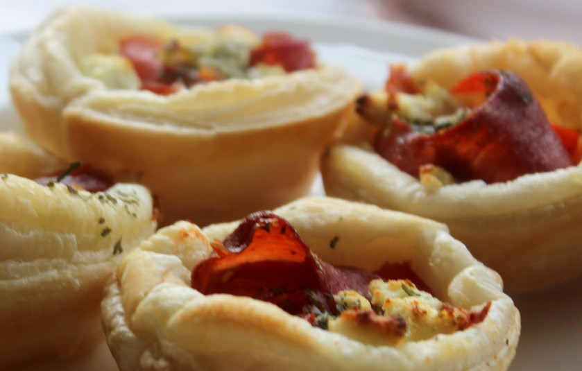 1. Этап. Тарталетки к пиву: 4. И через 20-25 минут можно доставать и подавать нашу супер-закуску!