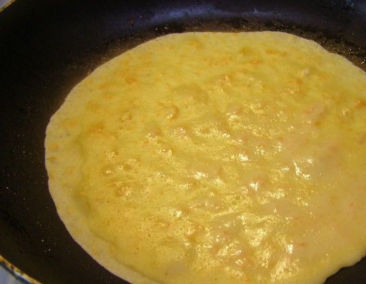 1. Этап. Тыквенные блины: 5. Жарим тыквенные блины до готовности с двух сторон.