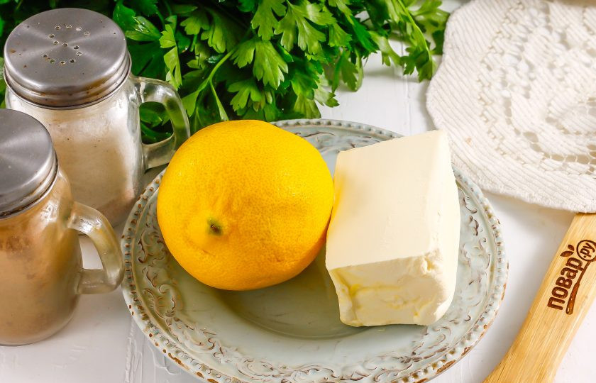 1. Этап. Соус Бер нуар: Подготовьте указанные ингредиенты. Можно использовать любое сливочное масло.