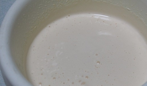 1. Этап. Торт Панчо: Взбить миксером до пышной массы и увеличения объема в 3 раза (5-7 минут).