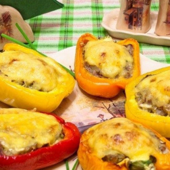Перцы, фаршированные говядиной