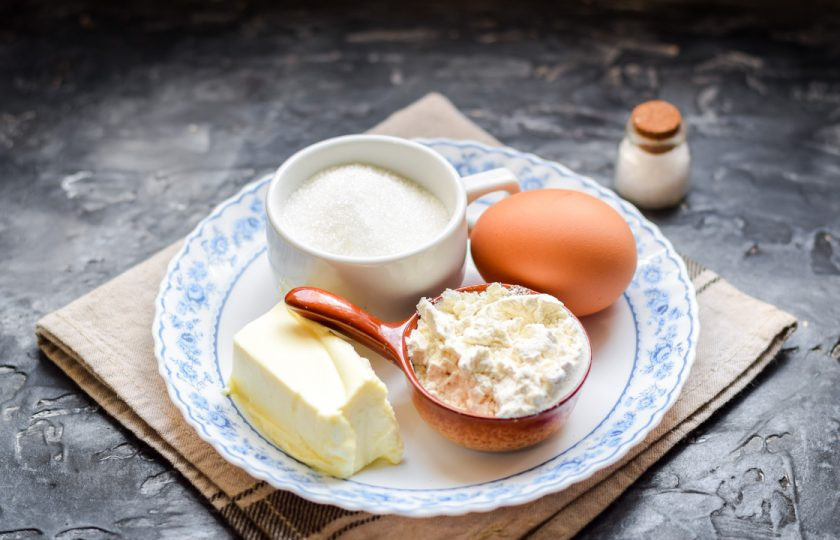 1. Этап. Влажные маффины: Подготовьте ингредиенты.