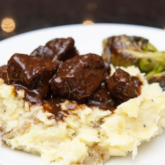 Говядина в красном вине