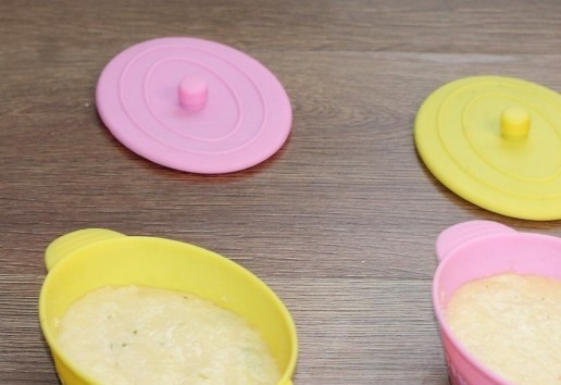 1. Этап. Рисовая полента с баклажаном: 13. Заполняем формочки полентой на 2/3 обьема.