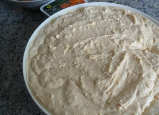 1. Этап. Пасха со вкусом крем-брюле: 5. Еще раз как следует перемешайте. Вот такой получается основа для пасхи со вкусом крем-брюле в домашних условиях.