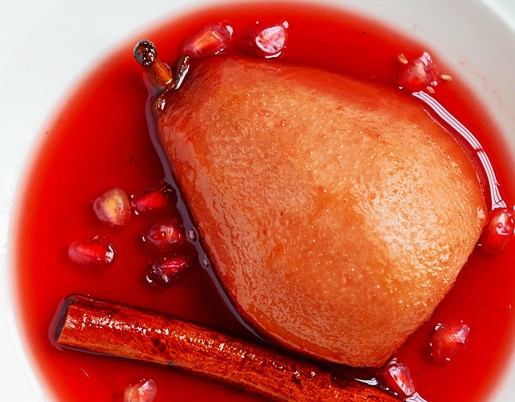 1. Этап. Груша, запечённая в сиропе: 5. Подавайте десерт в тёплом виде, посыпав его гранатовыми зёрнами. Наслаждайтесь!