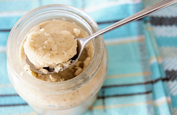 1. Этап. Фундучная паста: 5. Фундучную пасту перекладываю в банку с плотно закрывающейся крышкой и убираю на хранение в холодильник, использую при надобности.