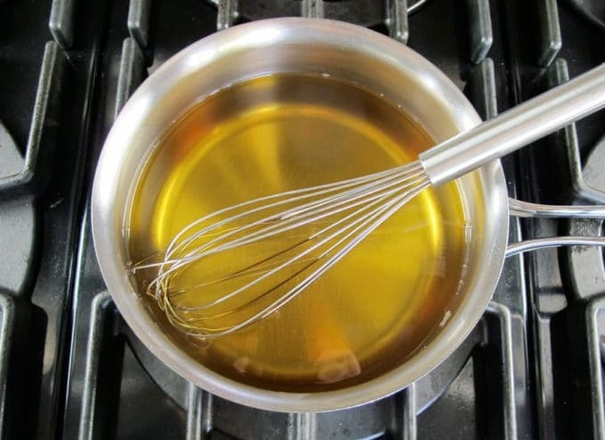 1. Этап. Сангрия ни сидре: 1. В сотейнике нагрейте сахар с сидром до полного растворения сахара.