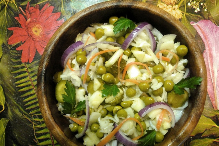 1. Этап. Салат из квашеной капусты и огурцов: 4. Перемешаем и подаем к столу. Приятного аппетита!