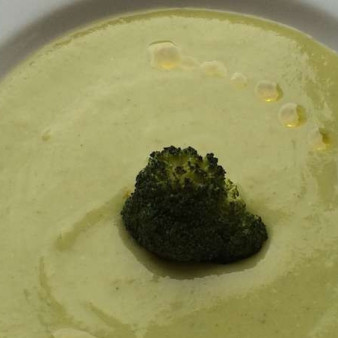 Суп-пюре из брокколи с плавленым сыром