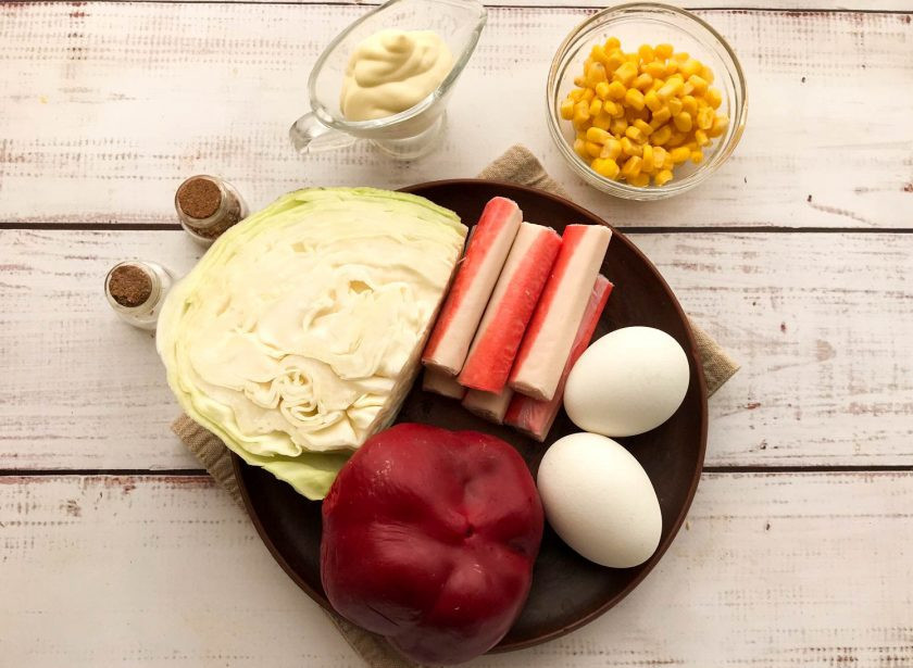 1. Этап. Салат Солнечный зайчик: Подготовьте все необходимые ингредиенты.