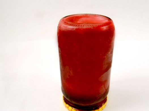 1. Этап. Конфитюр из смородины: Готовый конфитюр разливаем по стерильным банкам и закрываем крышками. Ставим в холодное место.