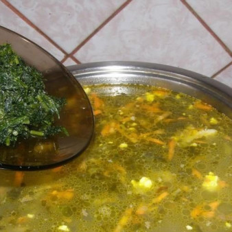 Борщ со щавелем и яйцом