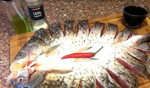 1. Этап. Запеченный карась: Для маринада подготовить ингредиенты.