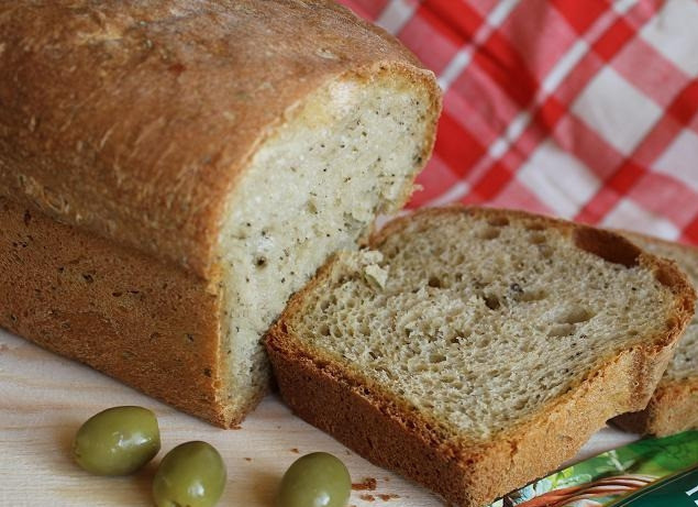 1. Этап. Итальянский хлеб с травами: Как только хлеб приготовился, выключаем духовку, но хлеб оставляем еще на 10 минут подходить в теплой духовой. После этого хлеб полностью готов и насыщен приятным ароматом трав. Приятного аппетита!