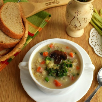 Пшенный суп с грибами