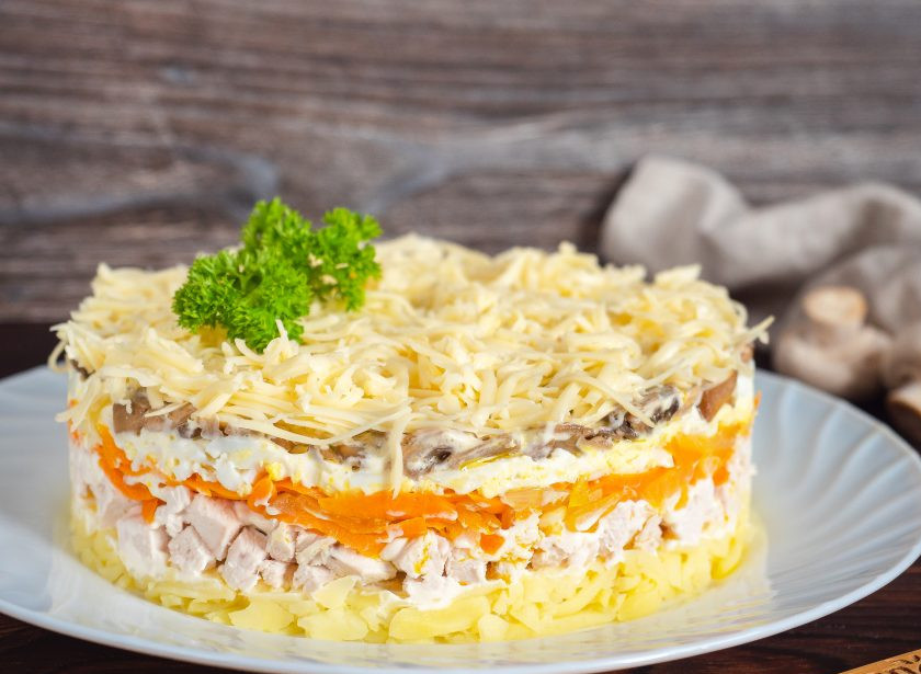 1. Этап. Салат Царский с курицей и шампиньонами: Очень вкусно и сытно! Приятного аппетита!