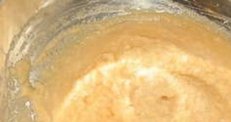 1. Этап. Драники с фаршем: В натертый картофель добавить соль, перец, муку и яйца. Все хорошо перемешать.