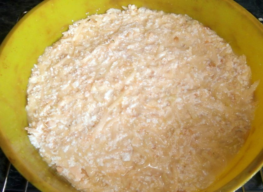 1. Этап. Запеканка из кабачков диетическая: 3. Выливаем в форму для выпечки и отправляем в разогретую до 180 градусов духовку на 40 минут. Для этой запеканки хорошо брать силиконовую форму.