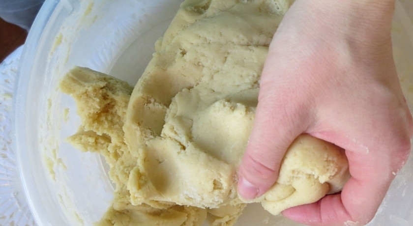 1. Этап. Печенье расписное своими руками: 4. Вымешиваю мягкое и эластичное тесто.