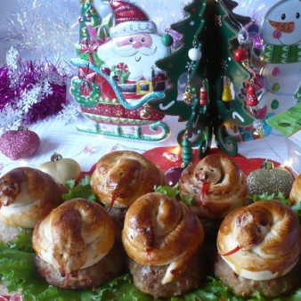 Мясные гнезда из фарша индейкиЗмейки