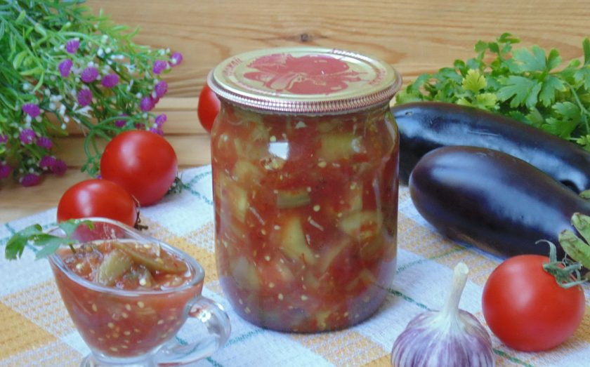 1. Этап. Закуска из баклажанов с помидорами на зиму: Храните закуску в прохладном помещении.