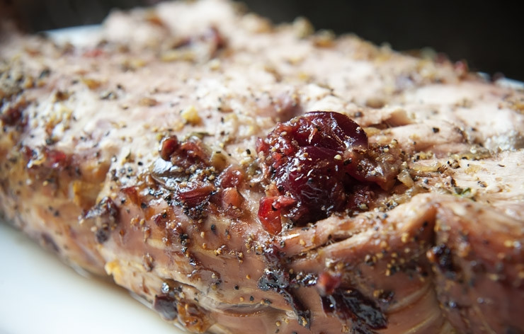 1. Этап. Свинина в вишневом соусе: Подавать с соусом полученным при запекании мяса. Приятного аппетита.