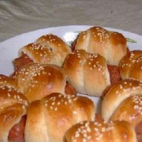 Булочки с колбасой