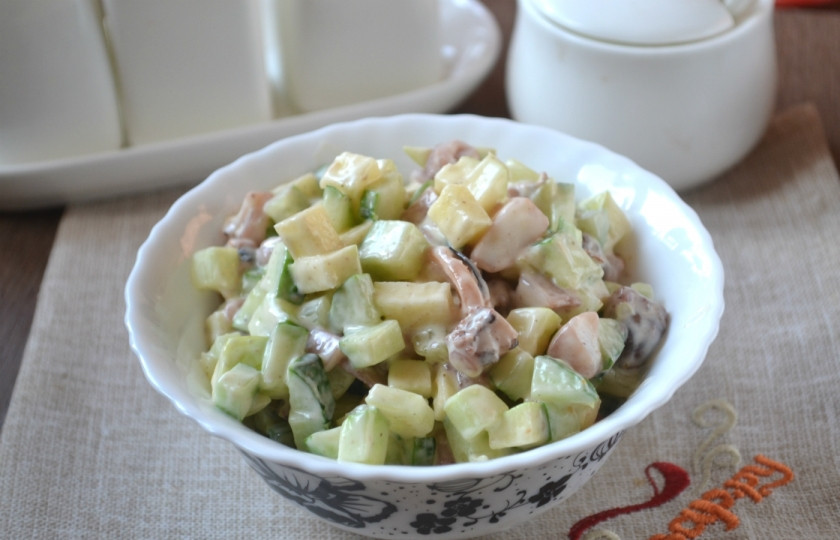 1. Этап. Салат Морской коктейль с креветками и кальмарами: Салат готов. Приятного аппетита!