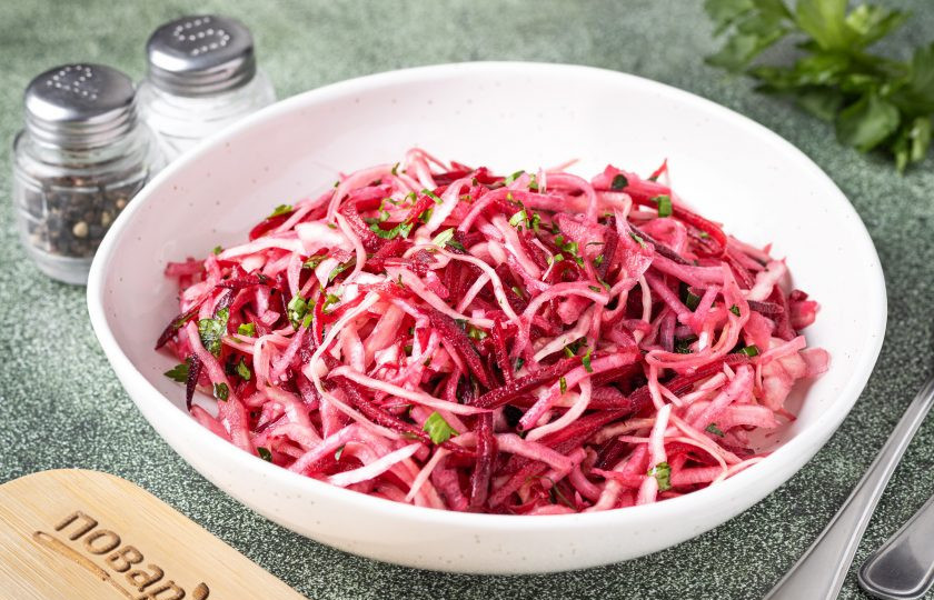 1. Этап. Салат из капусты, дайкона и свеклы: Салат из капусты, дайкона и свеклы готов, приятного вам аппетита!