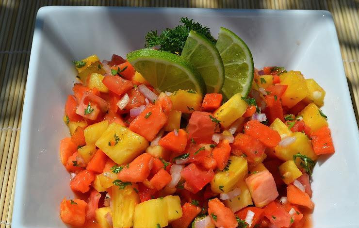 1. Этап. Сальса из ананаса и папайи: Перемешиваем - и готово!