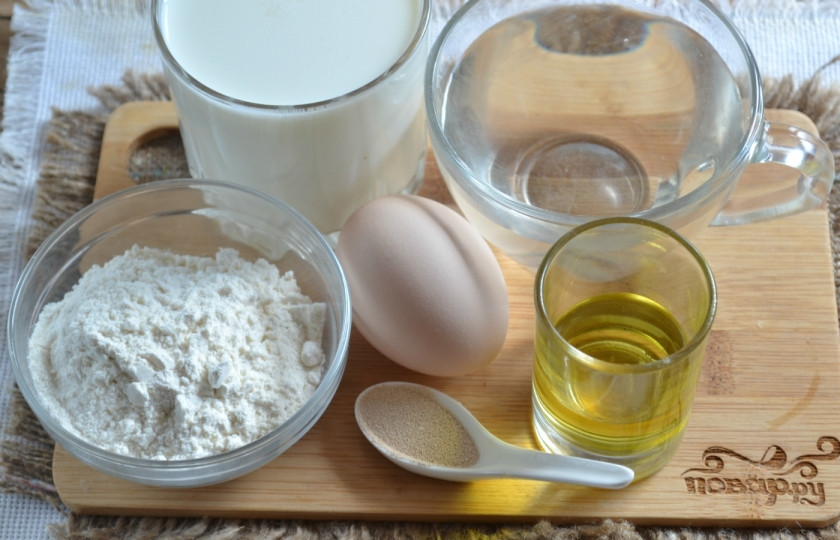 1. Этап. Блины на опаре дрожжевые: Подготовьте все необходимые ингредиенты.