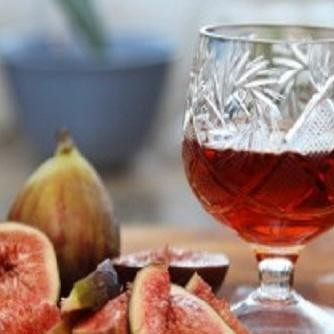 1. Этап. Гусиная печень по-французски Фуа-гра: 3. Свежий инжир нужно промыть и обсушить. Нарезать его тонкими ломтиками.