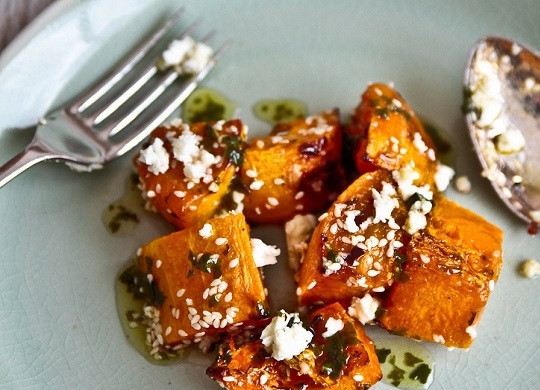 1. Этап. Тыква, запеченная с медом в духовке: 4. Подавать блюдо к столу можно как горячим, так и холодным. Приятного аппетита!