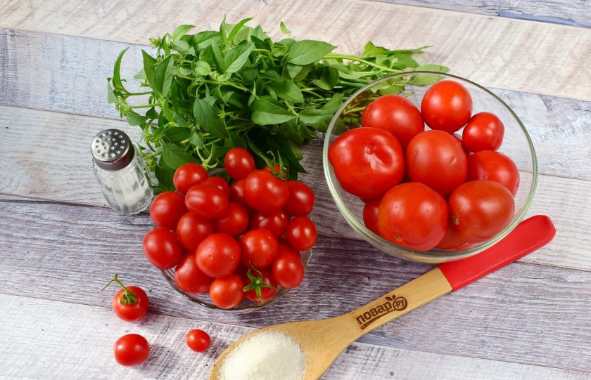 1. Этап. Помидоры-черри в собственном соку с базиликом: Помидоры и базилик вымойте.