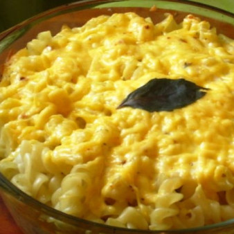 Макароны с фаршем в сырном соусе
