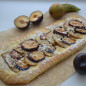 Пирог с грушами и сливами
