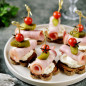 Канапе с беконом и сливочным сыром
