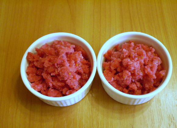 1. Этап. Смородиновый сорбет: 6. Раскладываем по креманкам или вазочкам и подаем, украсив веточкой мяты. Приятного!