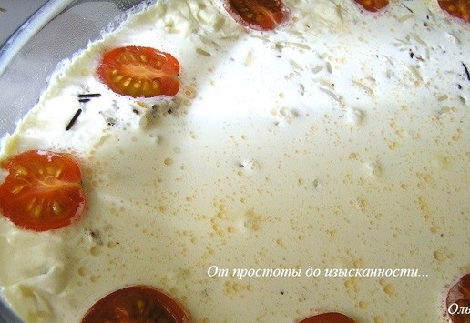 1. Этап. Кассероль с форелью и рисом: Форму достаньте из духовки, разложите черри.