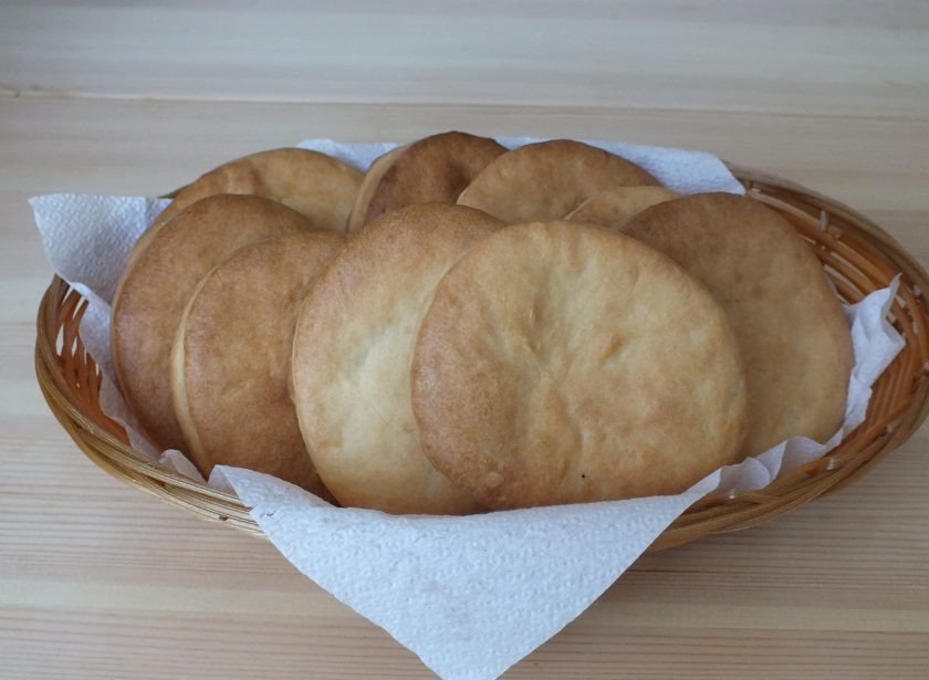 1. Этап. Сдобные лепешки: Переложите и охладите.